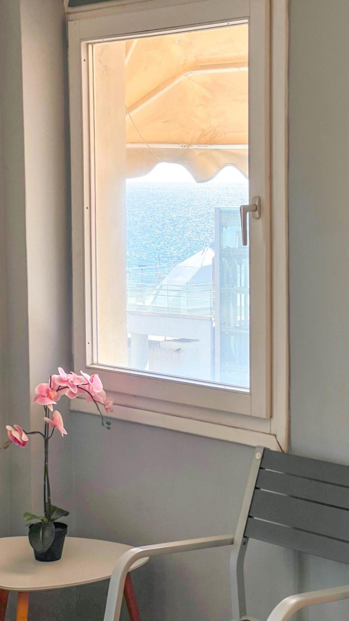Alimos Sea View Family Apartment Athena Bagian luar foto