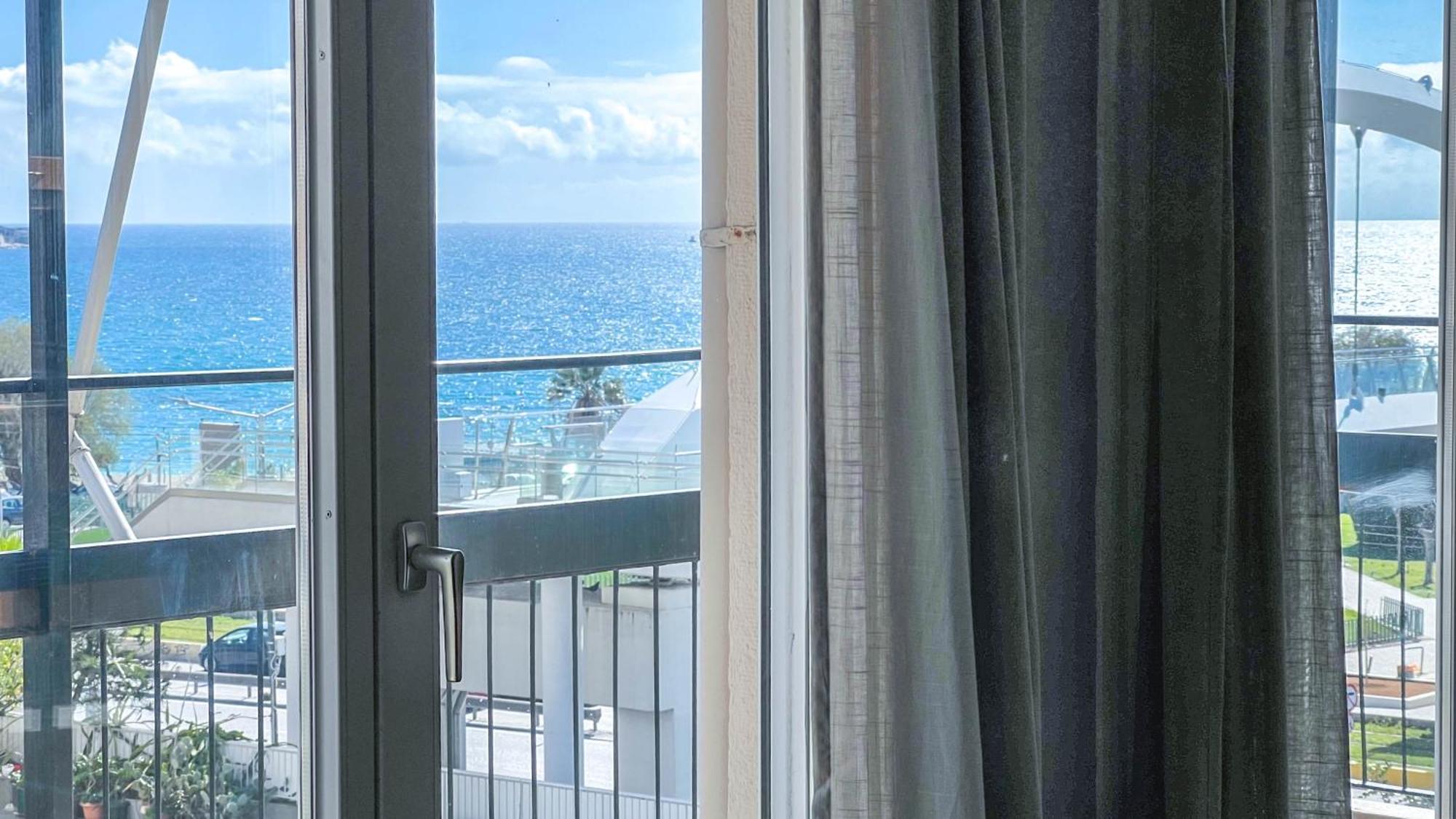 Alimos Sea View Family Apartment Athena Bagian luar foto