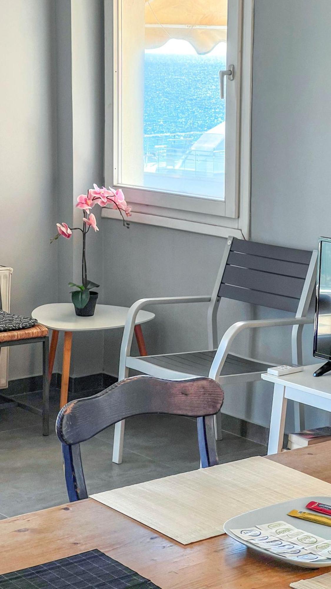Alimos Sea View Family Apartment Athena Bagian luar foto